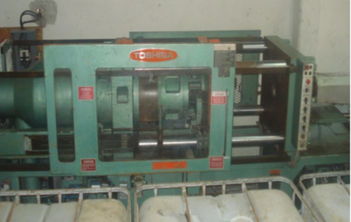 1 MAQUINA DE INYECCION DE PLASTICO